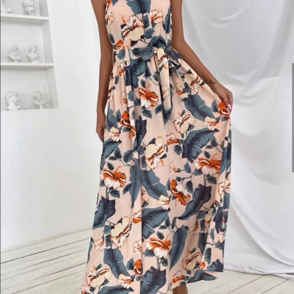 Beautiful cream tropical leaves women’s summer maxi dress - Picture 3 of 4